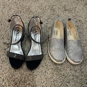 Sparkle pair of shoes. Barely worn and in good condition. Girls size 3.